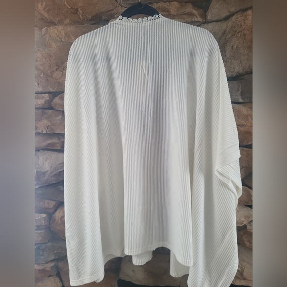 White Open-Front Kimono Cardigan NWT - Picture 7 of 7